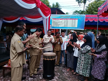Wawali Buka Pasar Murah Spesial Lebaran di Kecamatan Nusaniwe