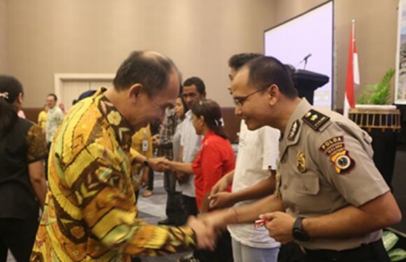 RS Bhayangkara Terima Bantuan Ambulans Dari Pemprov Maluku