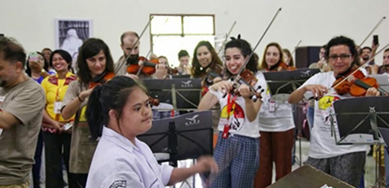 Deductive Concert OCAS Spain Bagi Mahasiswa & Siswa SLB