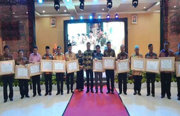 Pemprov Maluku Terima Penghargaan Dari Kemendagri