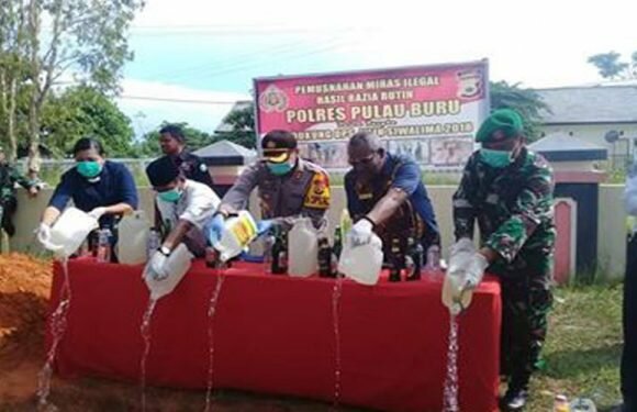 Polres Buru Musnahkan Sopi