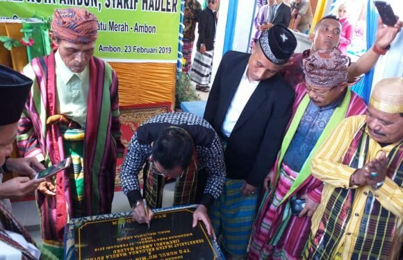 Wawali Resmikan Gedung TPQ & Sekretariat IKEWABU Ambon