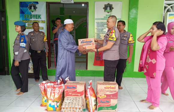 Polres Ambon Berbagi Dengan Wirakauri, Purnawirawan & Panti Asuhan