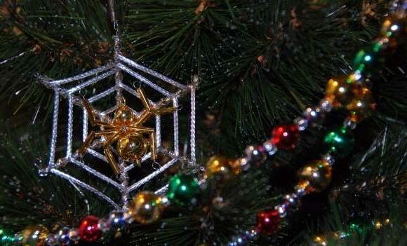 Sebulan Jelang Natal, Pemkot Mulai Pasang Pernak-pernik