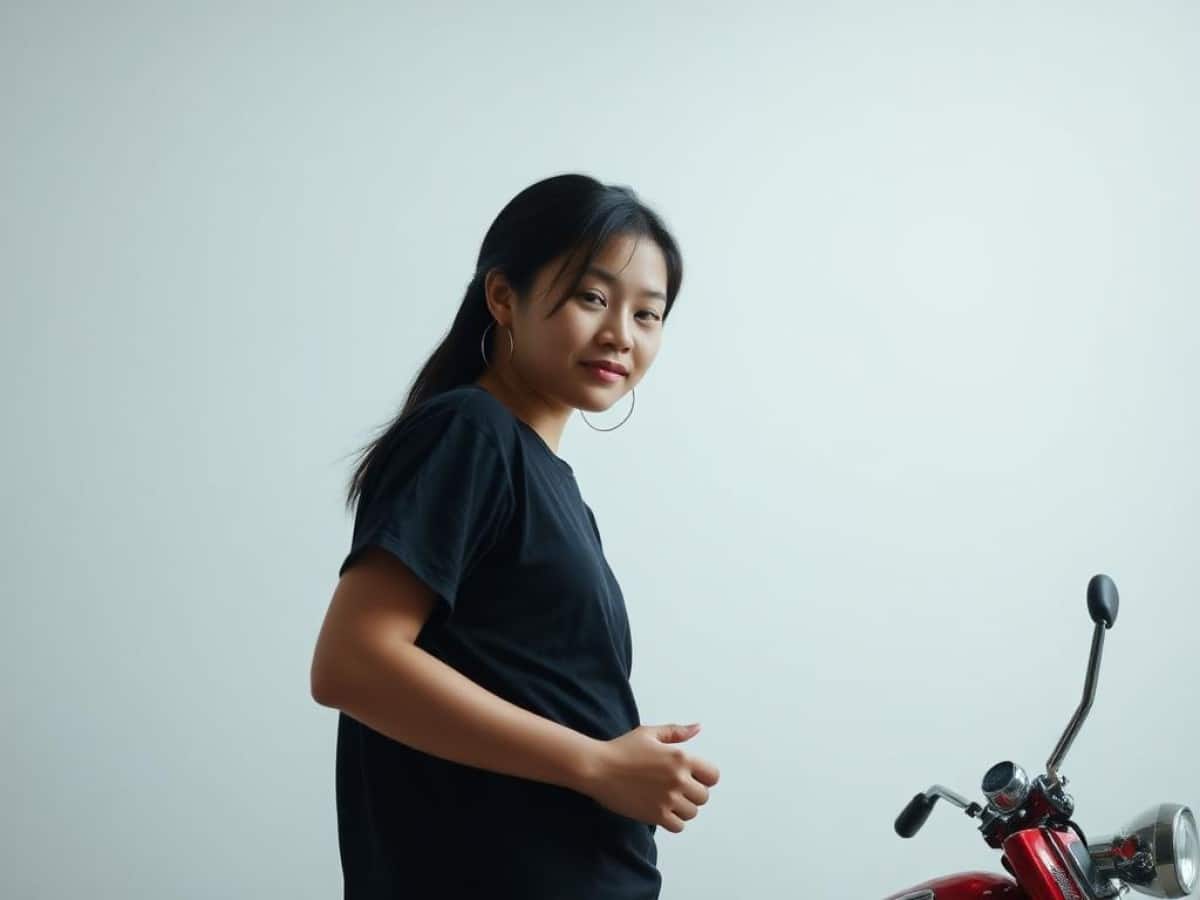 Mawar de Jongh Multitasking Jadi Pemain dan Penyanyi OST 'TINGGAL MENINGGAL' - Film Debut Sutradara Kristo Immanuel