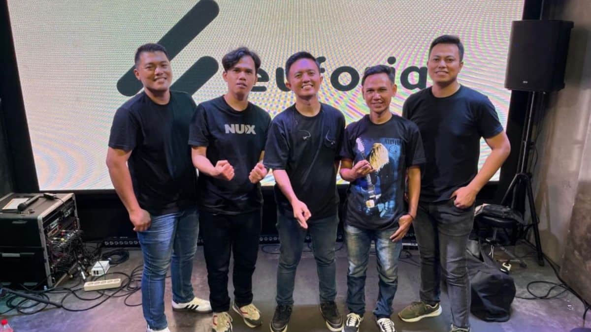 Euforia Band: Dari Side Project ke Panggung Kafe, Menghibur Kota Tasikmalaya