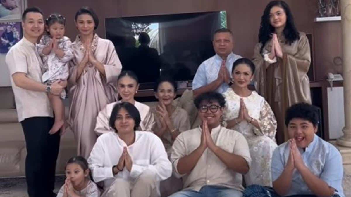 5 Potret Ruang Keluarga di Rumah Kris Dayanti dan Raul Lemos, Nuansa Klasik Eropa yang Memanjakan Mata