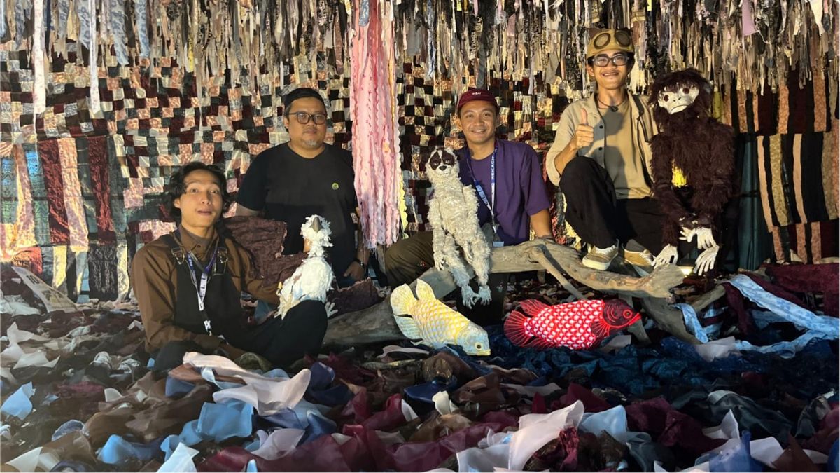 Dari Limbah Bordir ke Panggung Imajinasi: Goni Puppet Theater Hidupkan Satwa Endemik Tasikmalaya di Reka Cipta