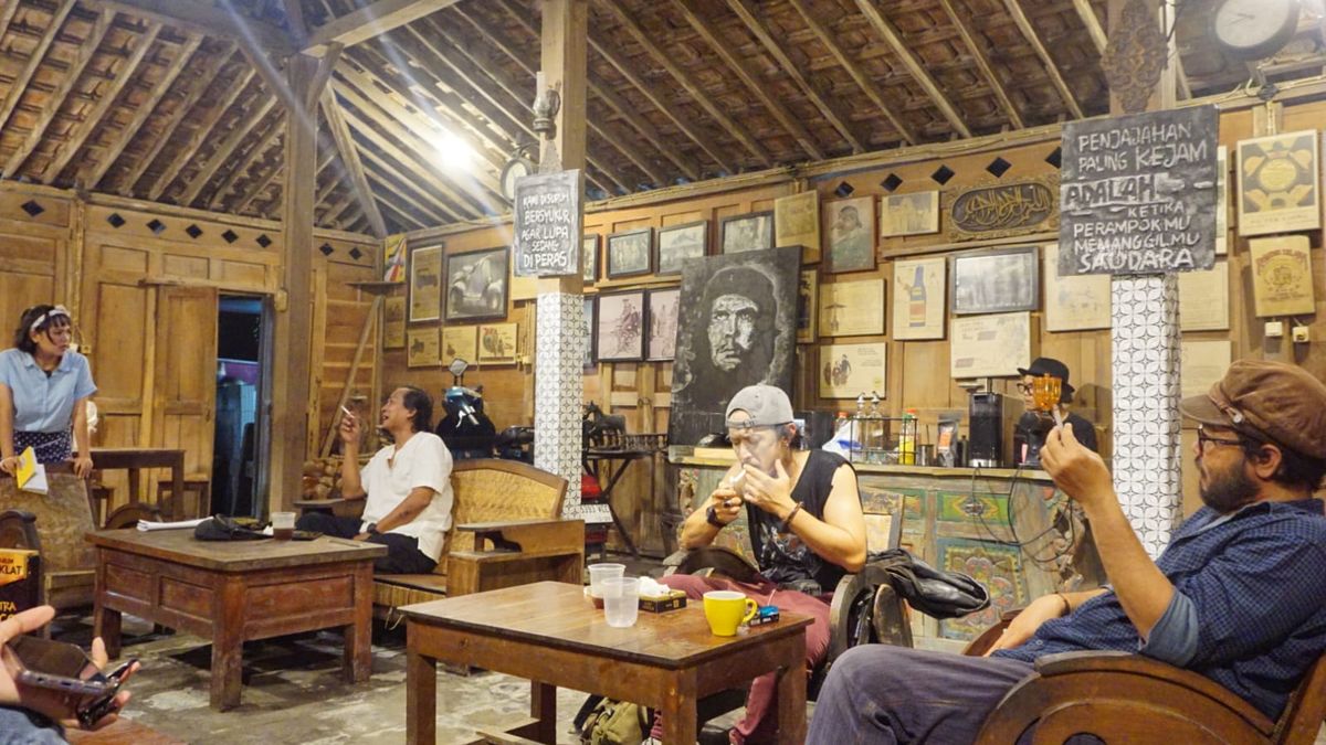 Di Kota Industri, 'Please, Jajah Kami' Pantulkan Realitas